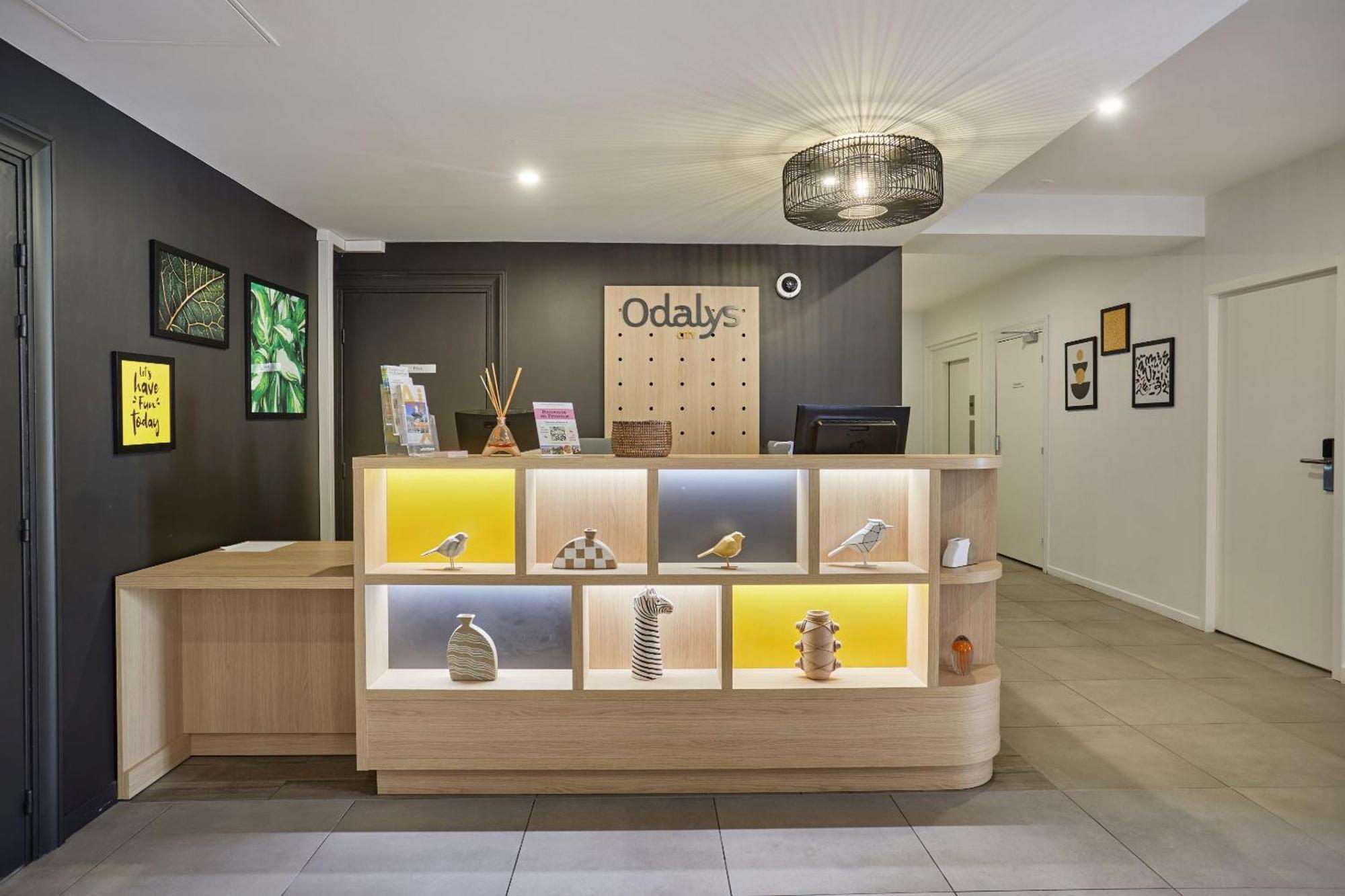 Odalys City Aix En Provence L'Atrium Aparthotel Aix-en-Provence Esterno foto