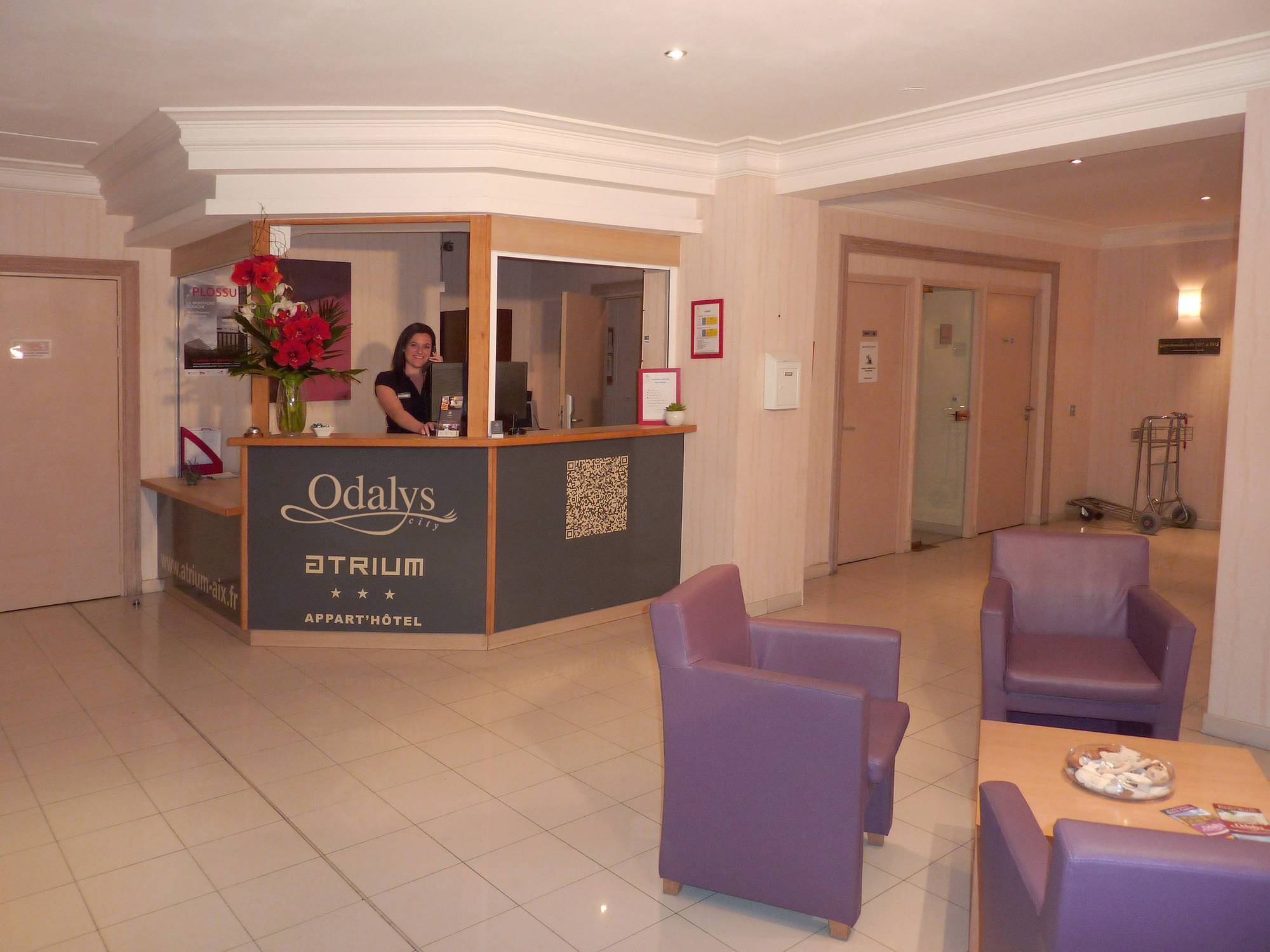 Odalys City Aix En Provence L'Atrium Aparthotel Aix-en-Provence Esterno foto